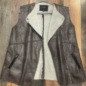 Sanctuary Los Angeles Faux Suede Vest
Womens L Large Sherpa Lined